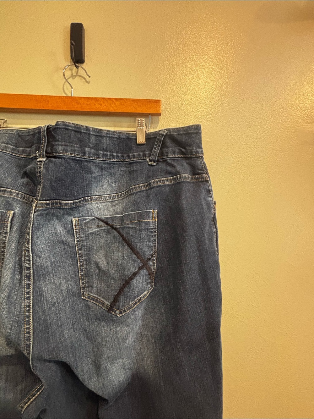 Lane Bryant 24P distressed Dark Wash Women’s Jeans - Classic Straight Leg - Picture 4 of 7